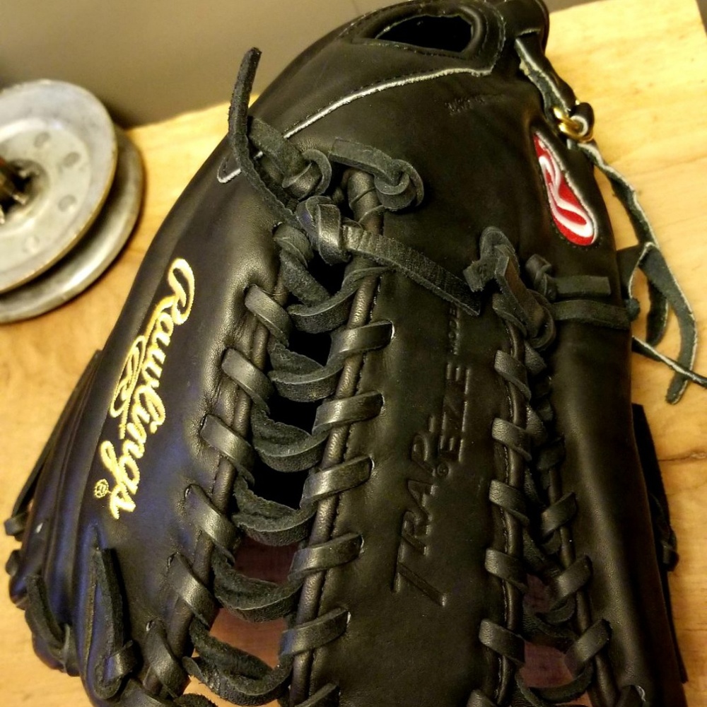 Rawlings softball glove Brand New